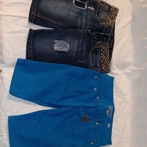 *2* Girls Knee length Shorts